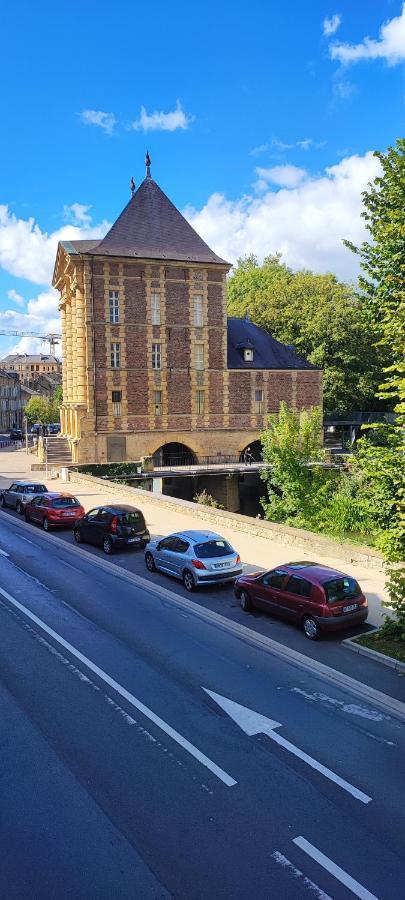 Appartement D'Hippolyte - Vue Musee Rimbaud Charleville-Mezieres Luaran gambar